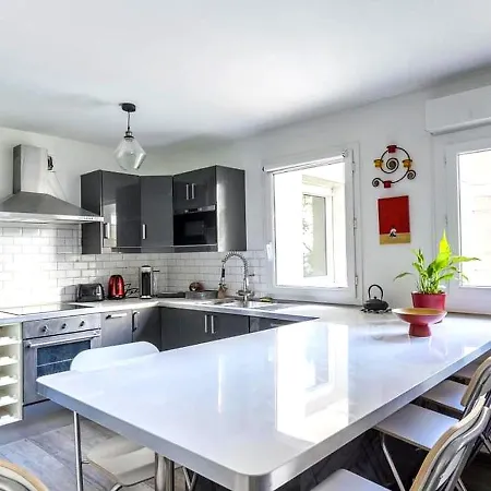 Superbe Appt Port Marianne, Parking Prive, 4 Personnes Apartmán *